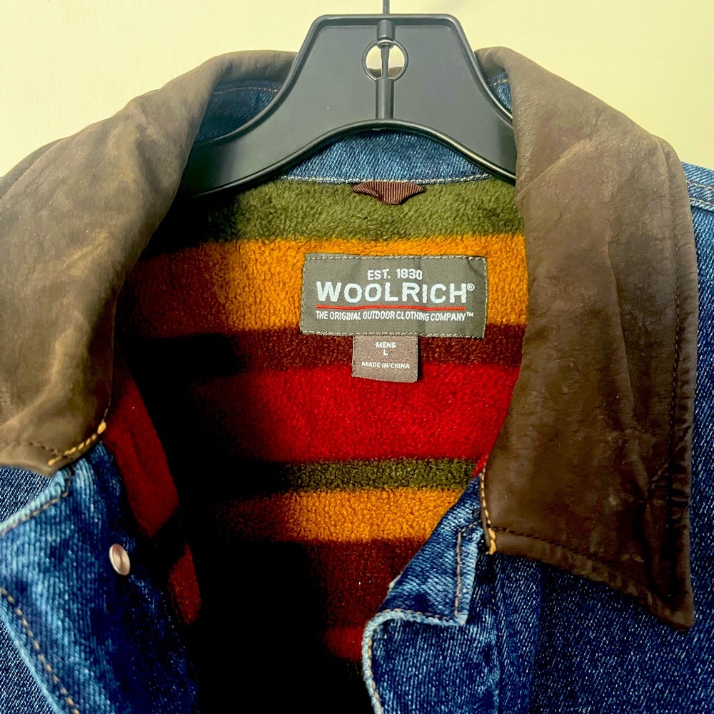 Men’s Woolrich denim coat size large fleece lined vintage leather collar